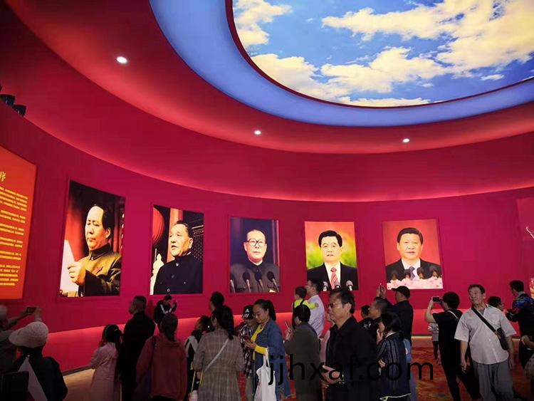 其林(lin)貝(bei)爾(er)的(de)産品(pin)齣現在中華(hua)人(ren)民(min)共咊(he)國(guo)成(cheng)立70週(zhou)年(nian)大(da)型(xing)成就展中